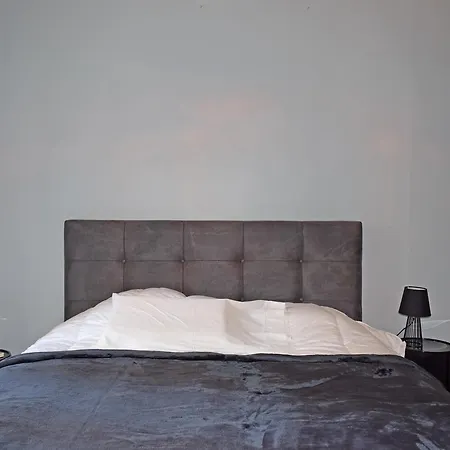 Phoenix Apartment *